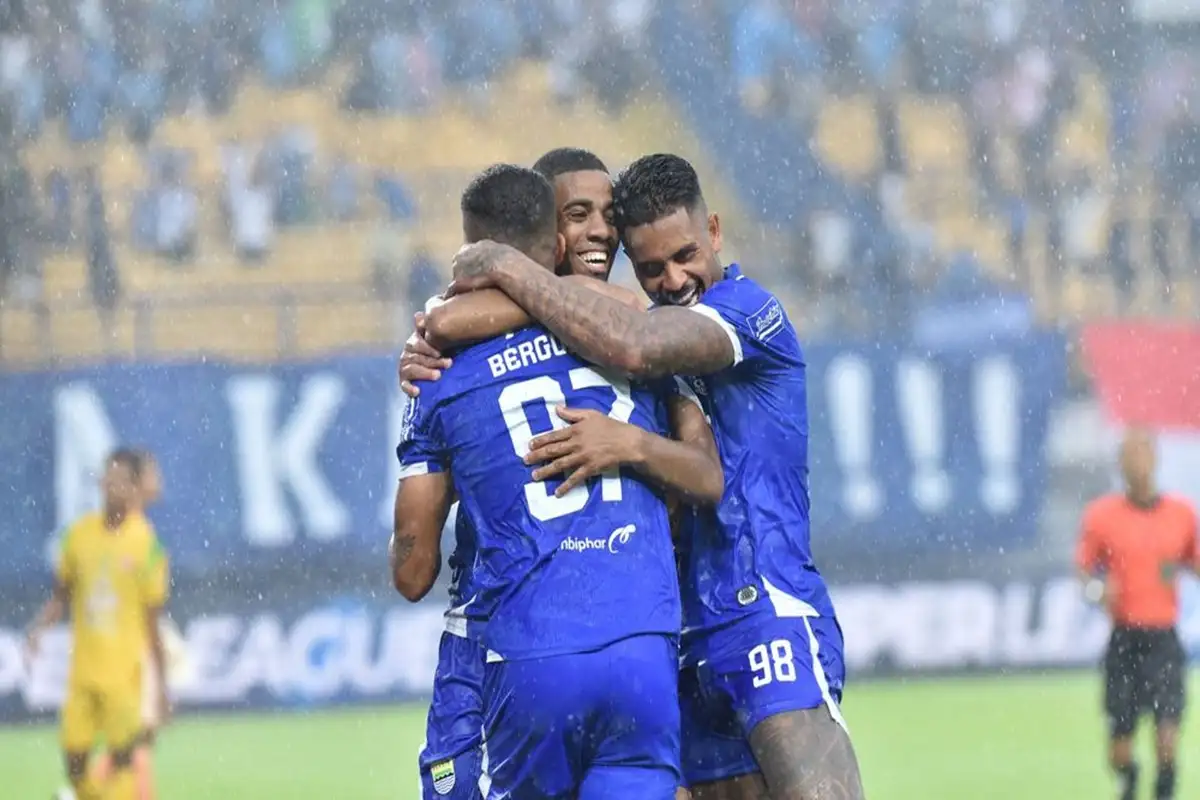 Hasil Persib Bandung vs Persebaya 1-0: Gol Uilliam Bawa Persib Menang Tipis