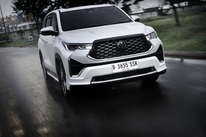 10 Fakta Toyota Innova Zenix Terbaru 2025 dengan Ubahan Fitur dan Desain